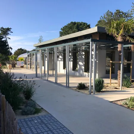 Ferienpark Recent L'edune - 150 M -piscine - Wifi Jullouville-les-Pins