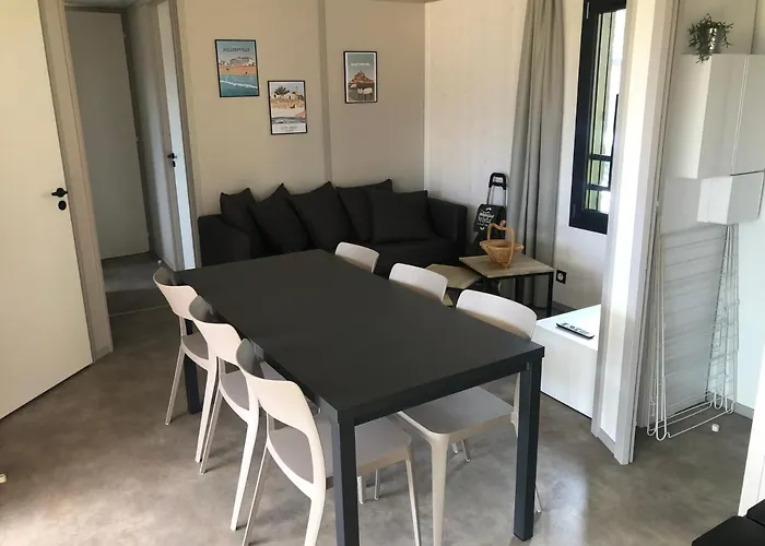 منتزه العطل Recent L'edune - 150 M -piscine - Wifi *