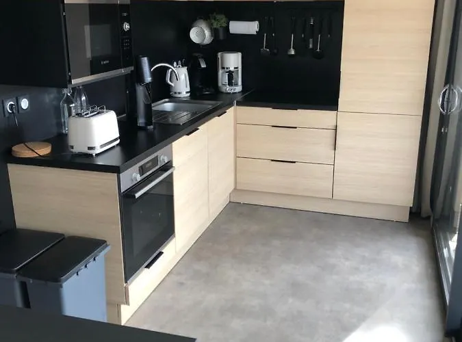 منتزه العطل Recent L'edune - 150 M -piscine - Wifi *