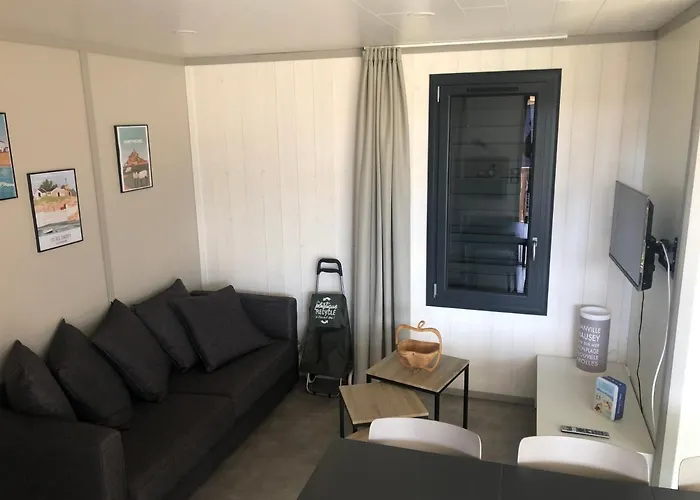 منتزه العطل Recent L'edune - 150 M -piscine - Wifi *